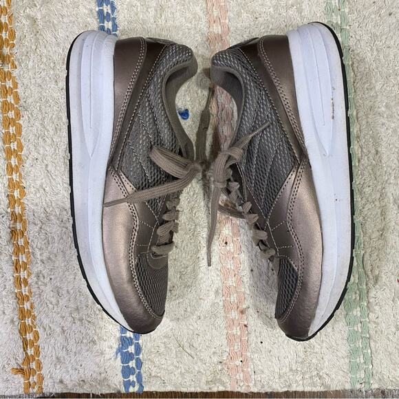 Easy Spirit Bronze Sneakers Size 8N with Cushioned Sole and Breathable Design - Picture 4 of 8